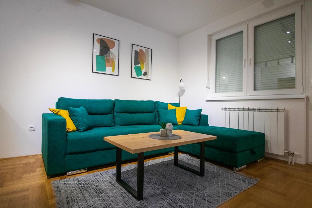 M&A Apartment-Easy Airport Lukavica Esterno foto