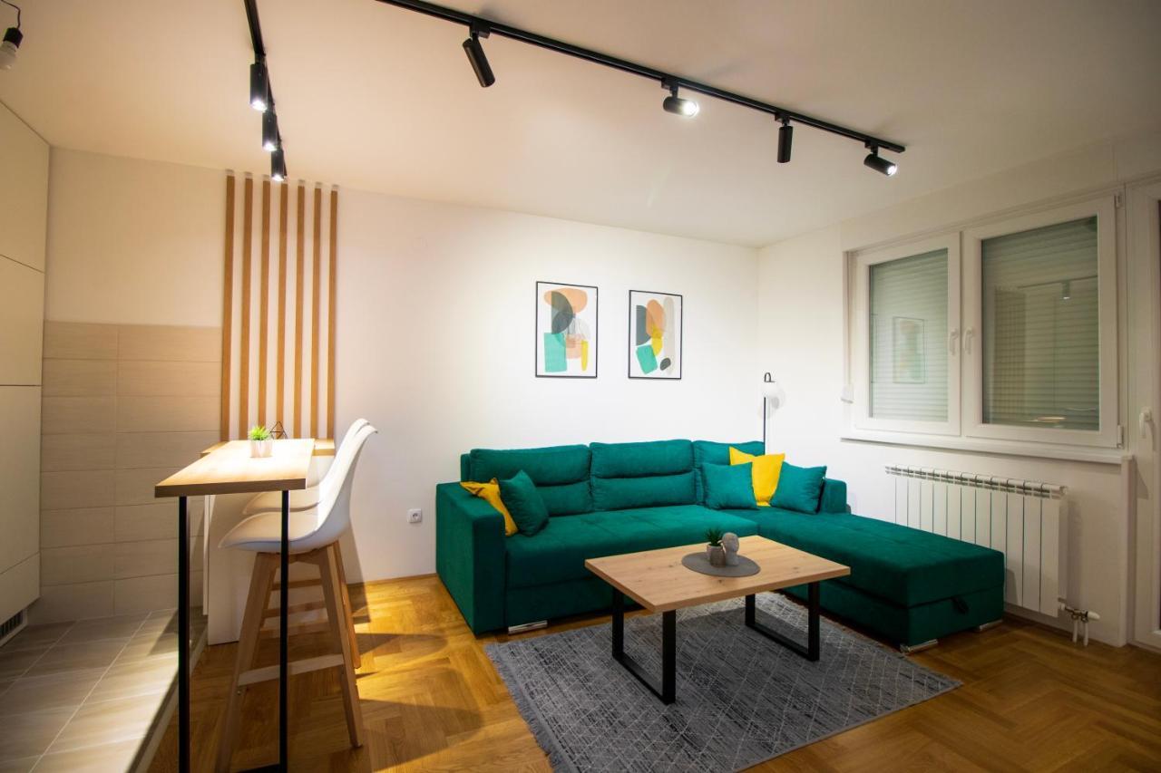 M&A Apartment-Easy Airport Lukavica Esterno foto