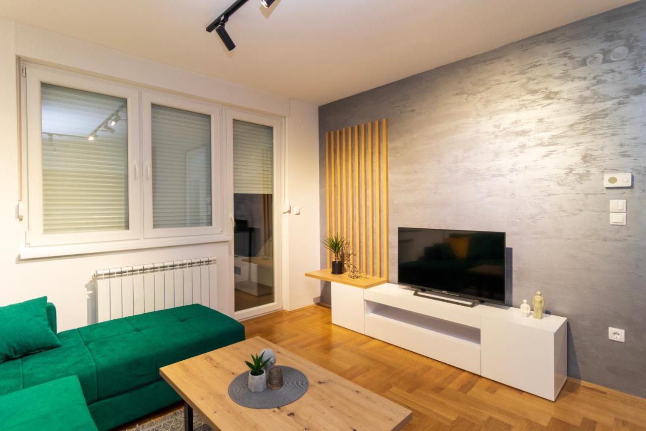 M&A Apartment-Easy Airport Lukavica Esterno foto